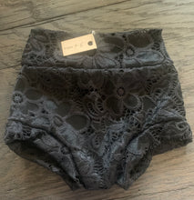 Load image into Gallery viewer, Lace Bummies