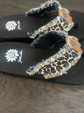 Load image into Gallery viewer, Fayth Leopard Sandal