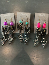 Load image into Gallery viewer, Arrow Earrings