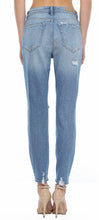 Load image into Gallery viewer, Cello Mom Jeans