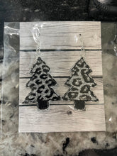 Load image into Gallery viewer, Embroidery Holiday Earrings