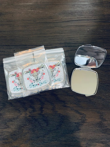 Compact Mirror