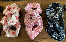 Load image into Gallery viewer, Scrunchies