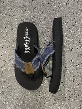 Load image into Gallery viewer, Gypsy Jazz Encore Stars flip flop