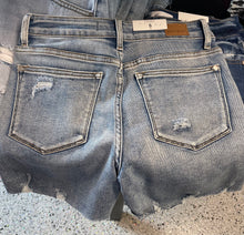 Load image into Gallery viewer, Judy Blue Serape shorts